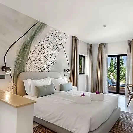 Gardens 4*